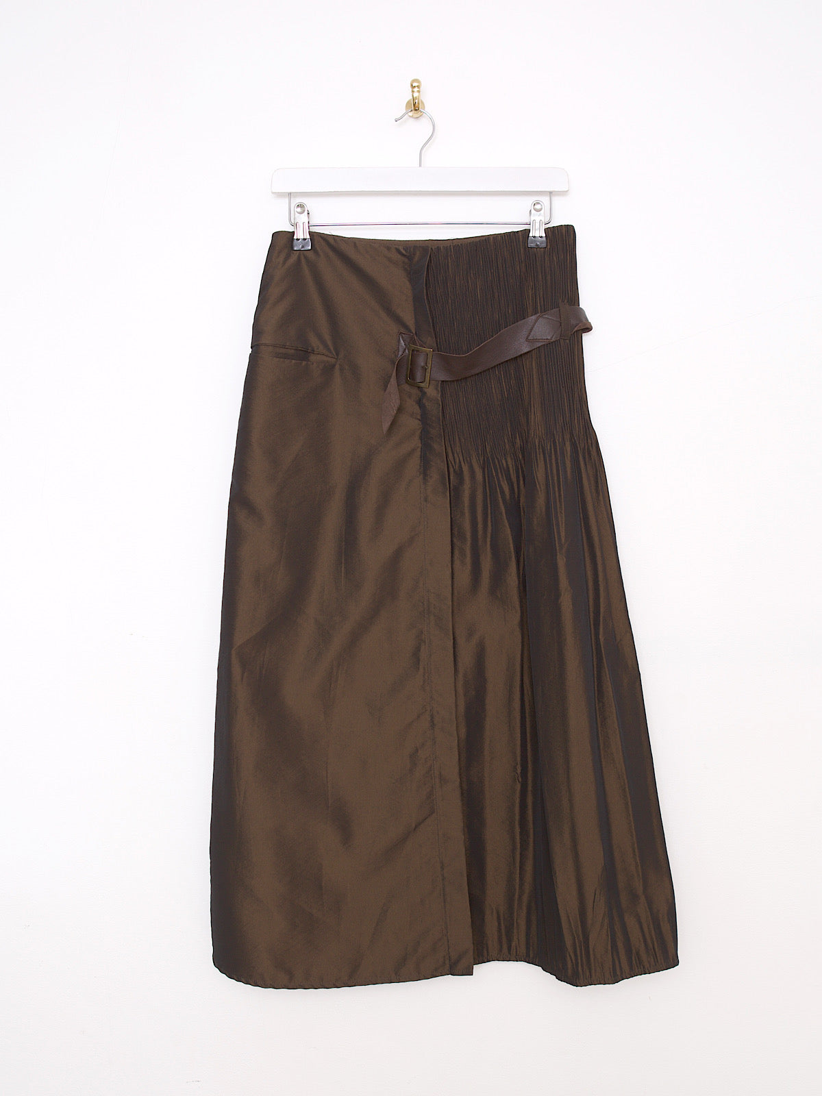 90s brown satin skirt with leather belt and pleats details