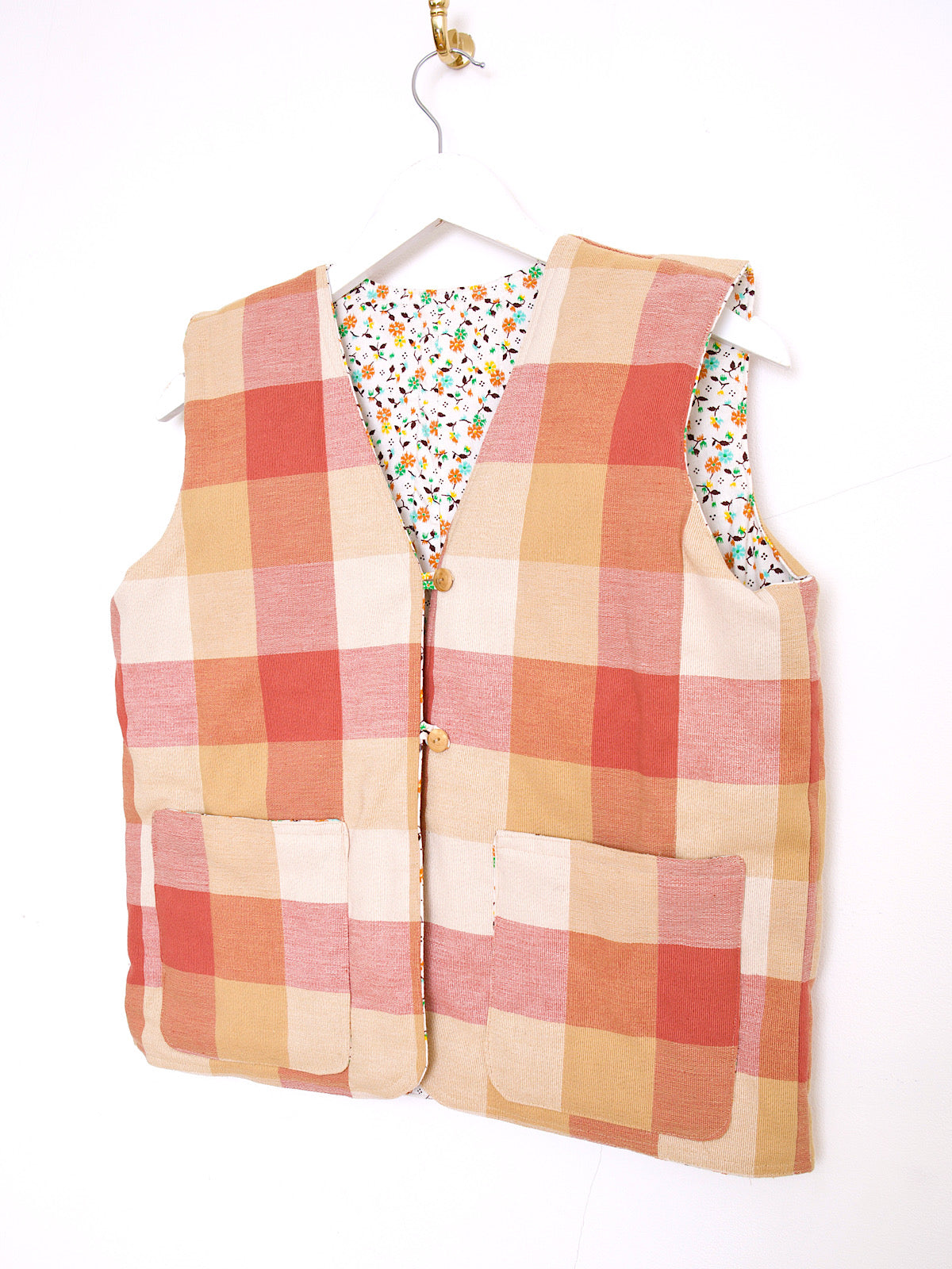 Handcrafted waistcoat with vintage cotton fabric