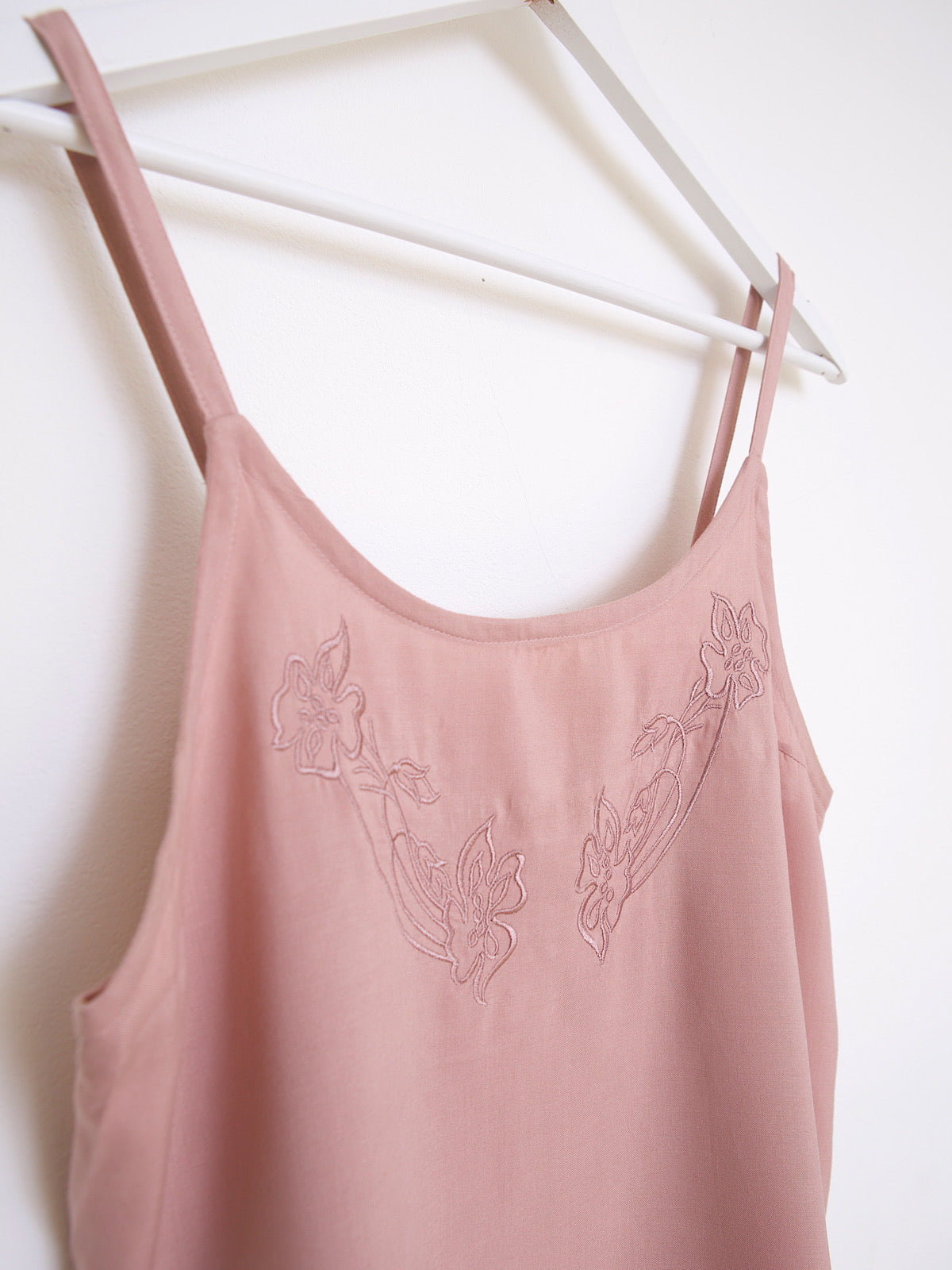 Vintage vest top embroidered flowers dusty pink