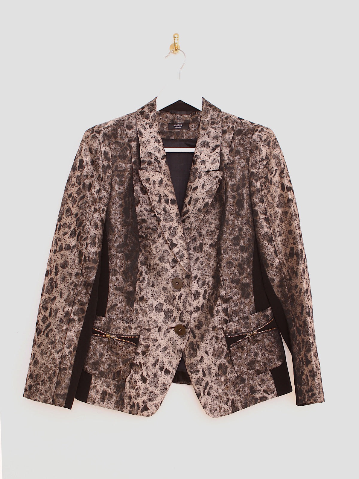 Y2K animal print blazer shirt length zip pockets details