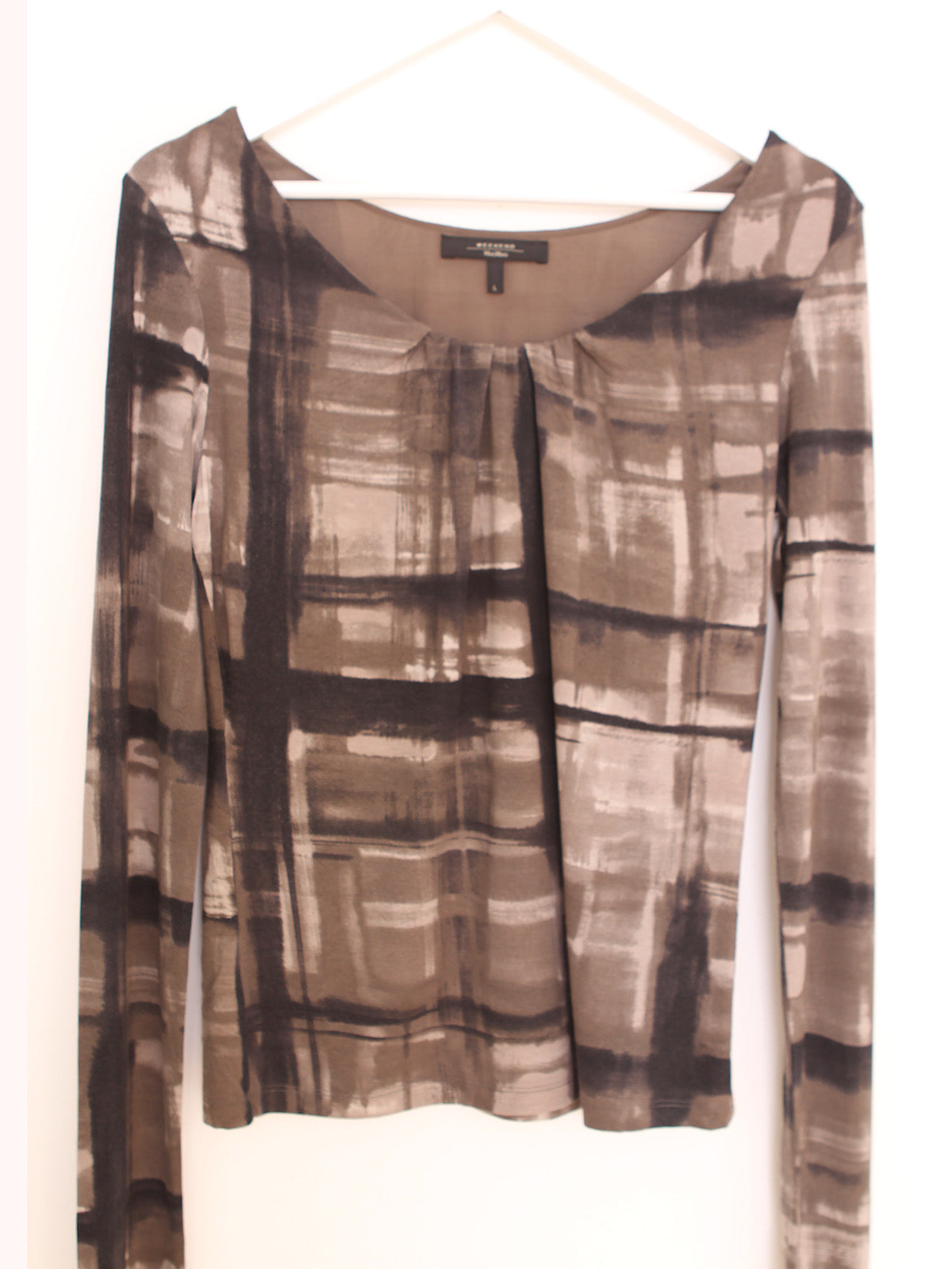 Y2K geometric print to front pleats details