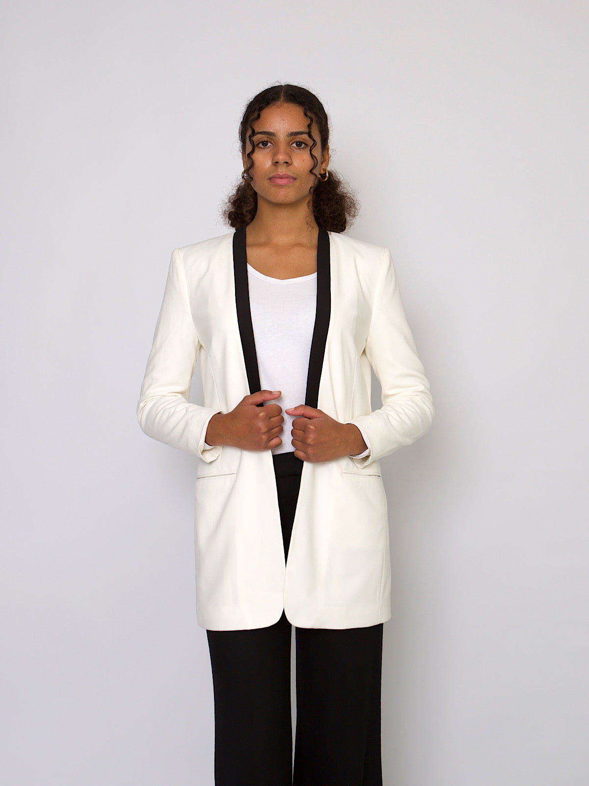 90s vintage smart black & white blazer by BCBG Maxazria